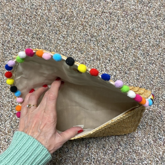 NWOT Rainbow Straw Clutch ๐ with Pompom Trim - Picture 7 of 9